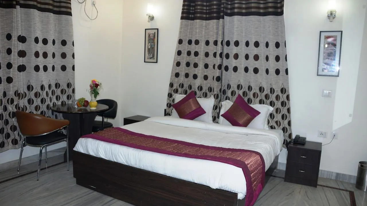 Hotel Maxfort Medicity Gurgaon