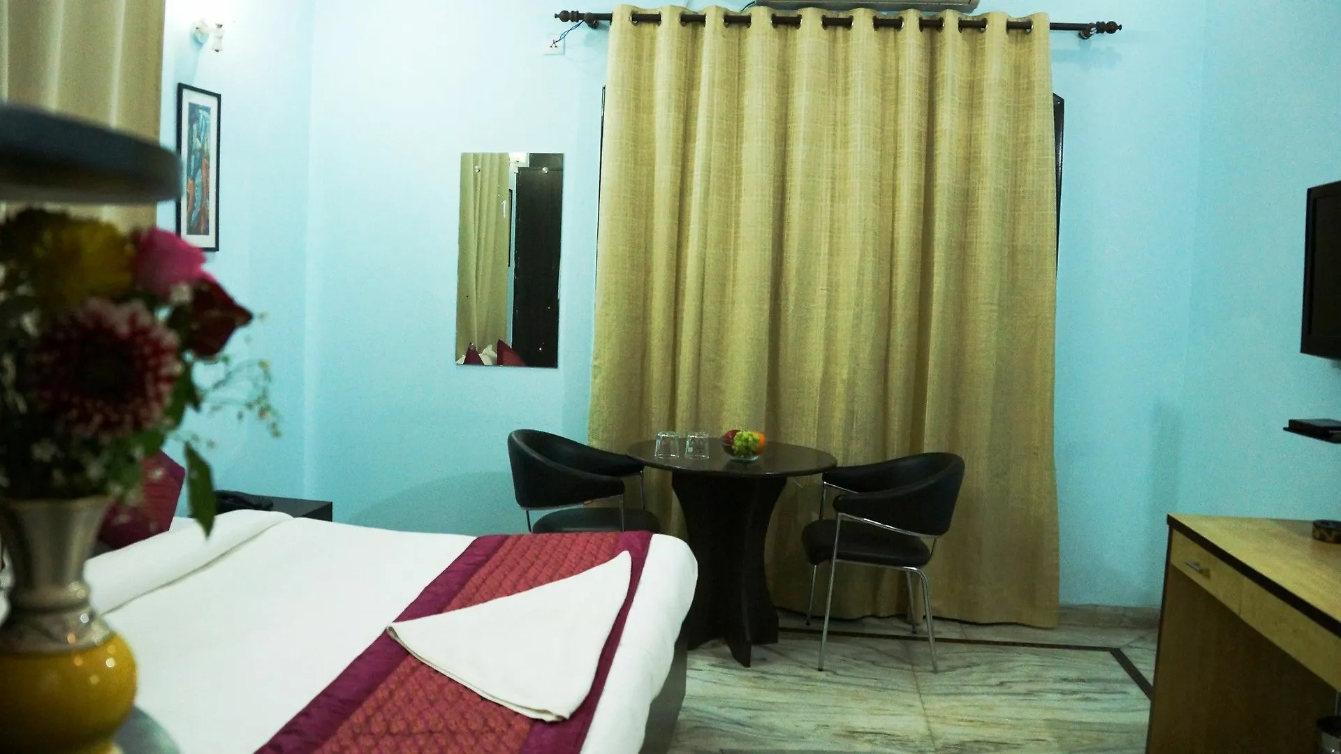 Maxfort Medicity Gurgaon Hotel